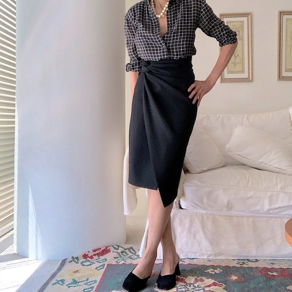 Club Monaco Silk Shirt.  Size XS - Picture 9 of 10